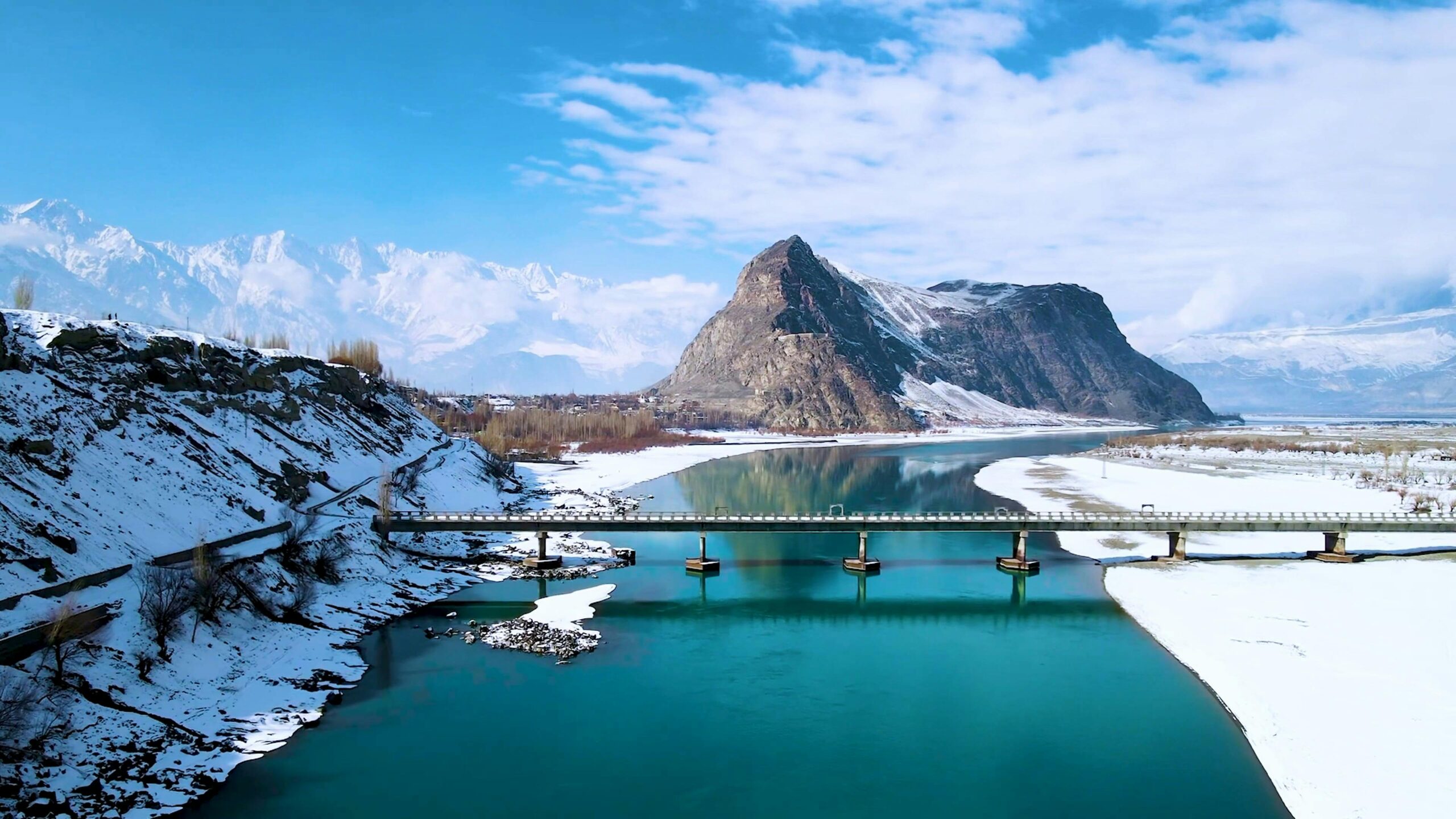 4k-footage-4k-video-adventure-aerial-19803831