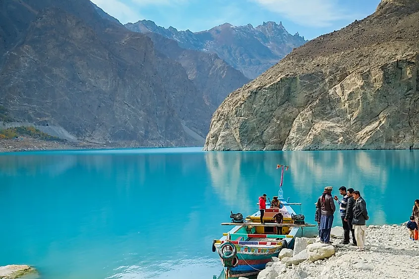 Attabad-Lake-Hunza-Valley